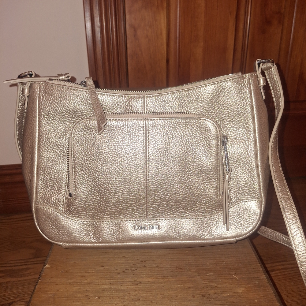 Calvin Klein Collection Gold Shoulder Bag with Structured Design